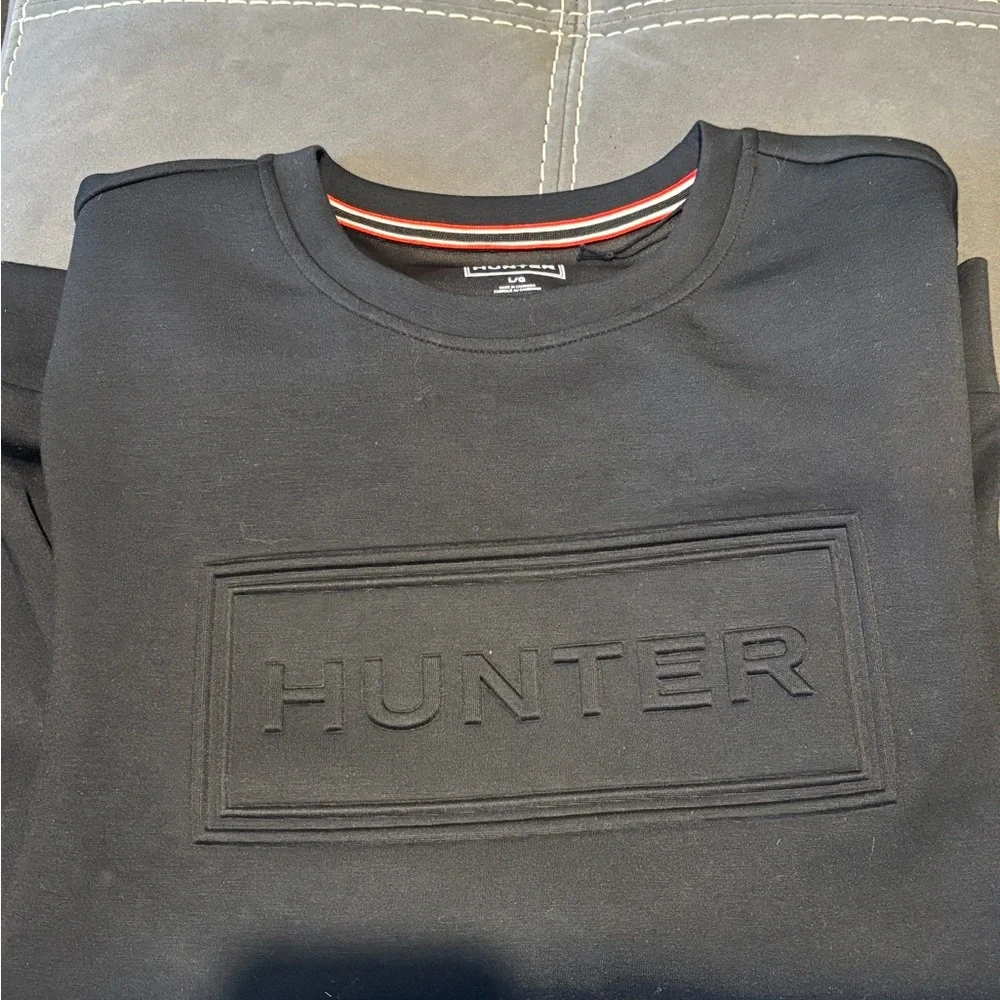 Hunter Embossed Logo Sweatshirt - sueded Material - Large - Black - Picture 2 of 2